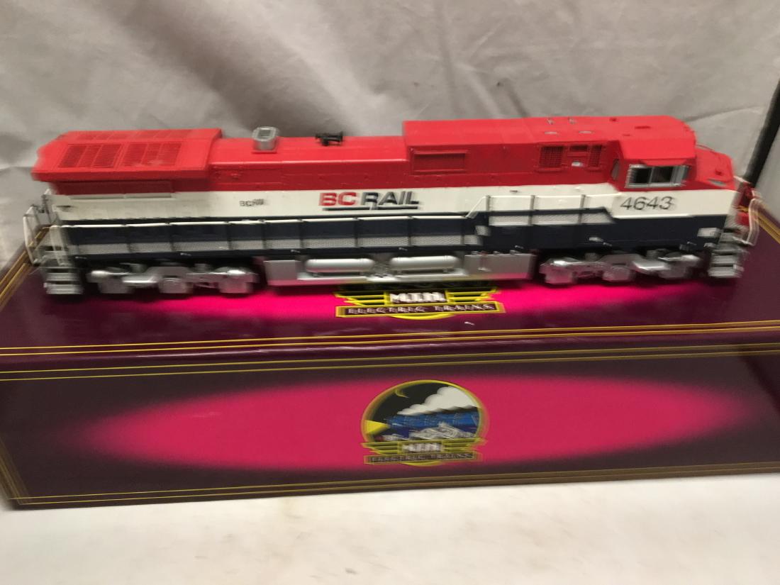 MTH Premier BC Rail O Gauge Dash 9 Diesel Engine (1 of 5)