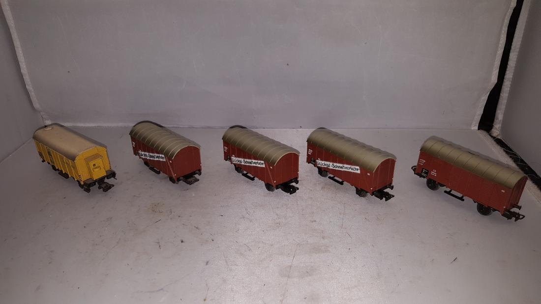 Vintage Marklin HO Scale Box Cars (1 of 3)