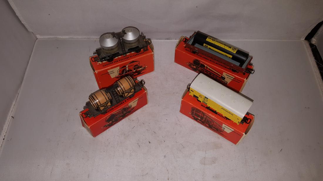 Vintage Marklin HO Scale Freight Cars (1 of 4)