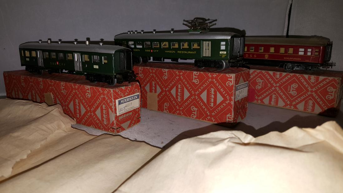Vintage Marklin HO Scale Passenger Car Assortment (1 of 5)