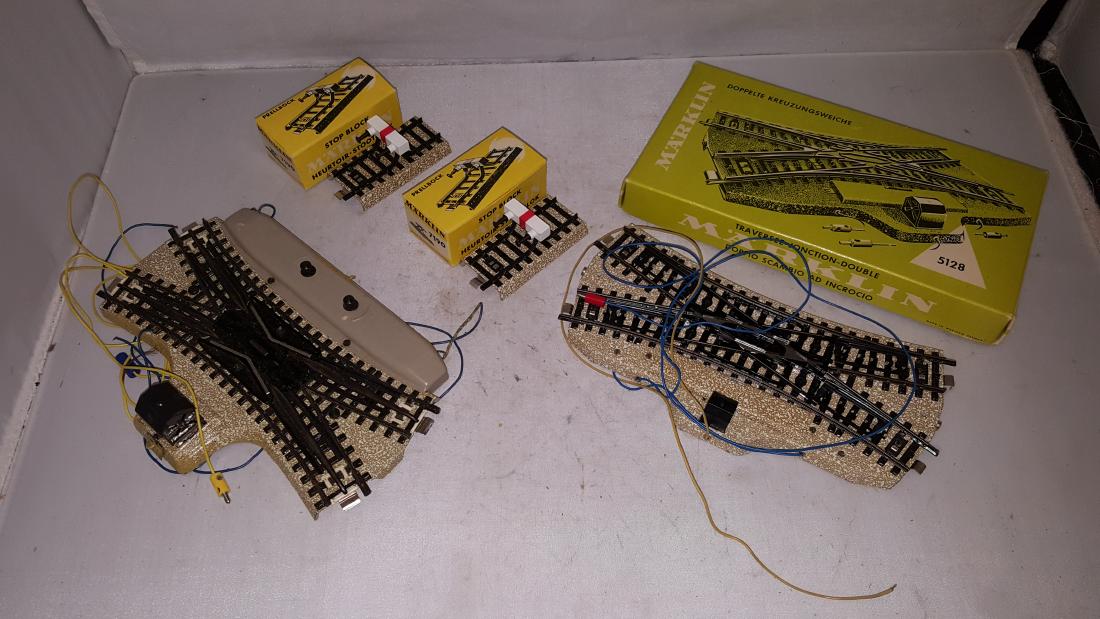 Vintage Marklin HO Scale Specialty Switches and Tracks (1 of 3)