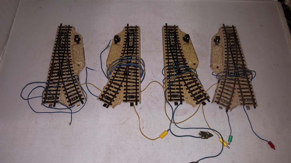 Four (4) Vintage Marklin HO Scale Switches (1 of 2)