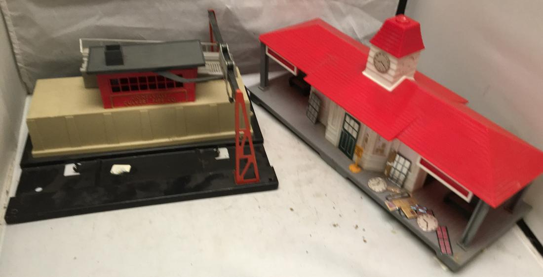 Operating O Gauge Building Assortment (1 of 6)