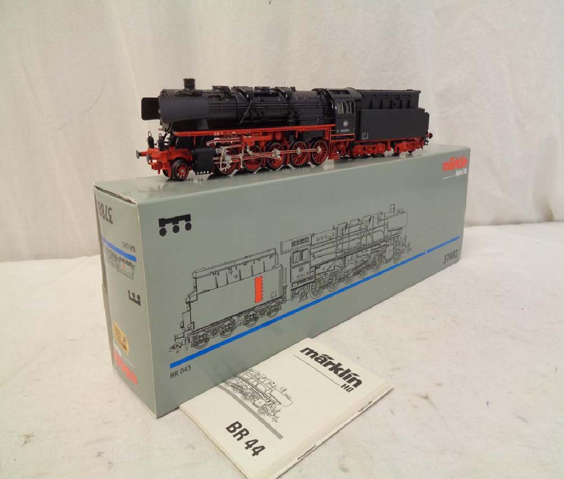 Marklin 37882 HO Scale BR043 Steam Engine and Tender
