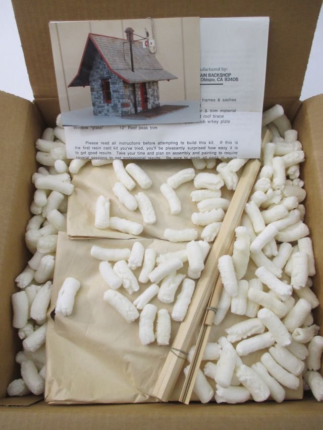 Big Train Backshop G scale Rocopila Station (1 of 3)