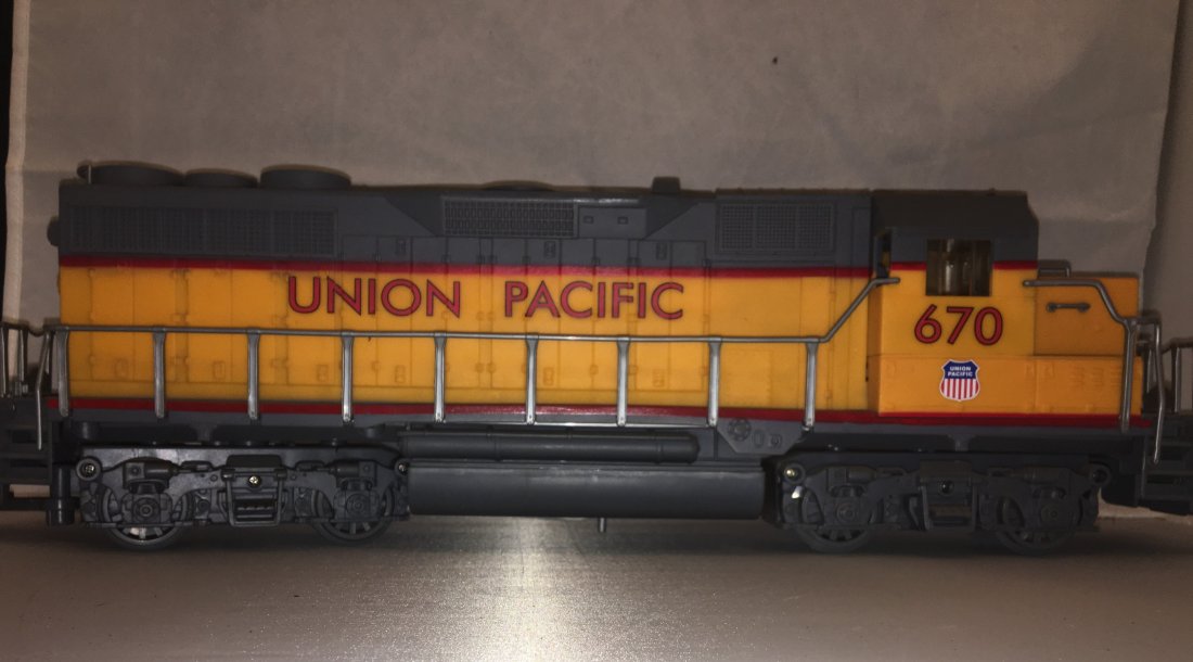 Union Pacific 670 G Scale Diesel Engine: Union Pacific 670 G scale GP type diesel engine. Nonpowered.