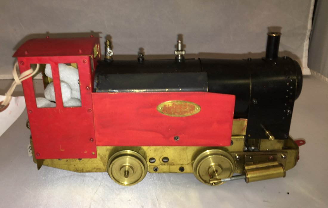 Han Standard Gauge 0-4-0 Brass Steam Engine (1 of 4)