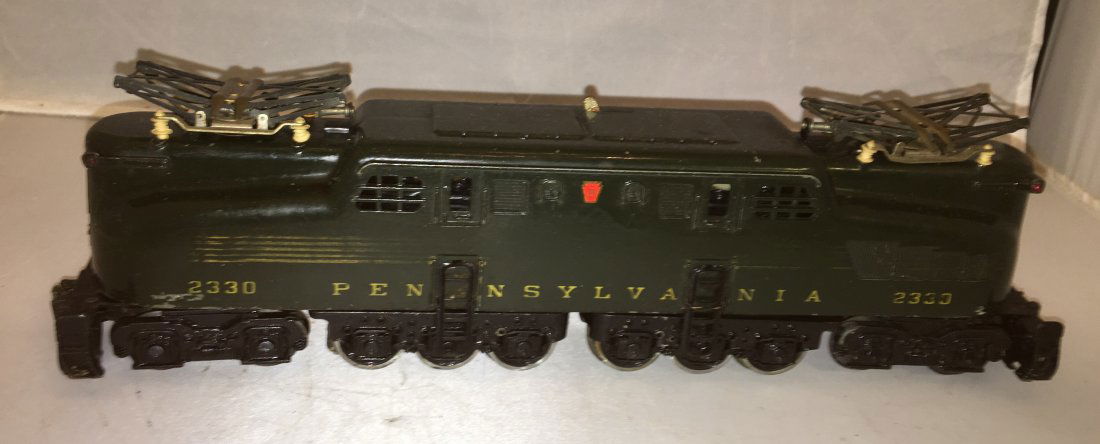 Lionel Postwar PRR 2330 O Gauge GG1 Electric Locomotive (1 of 5)