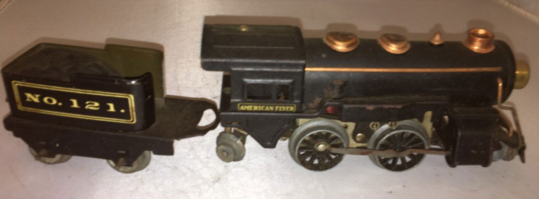 American Flyer Prewar O Gauge Steam Engine and Tender (1 of 4)