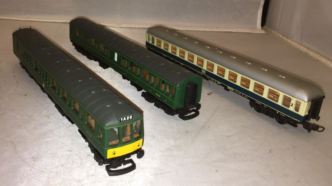 Lima Euro HO Scale Commuter Train (1 of 5)