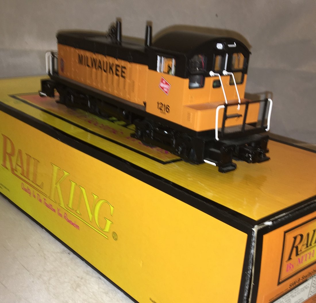 MTH Milwaukee Road O gauge SW9 Diesel Engine (1 of 5)
