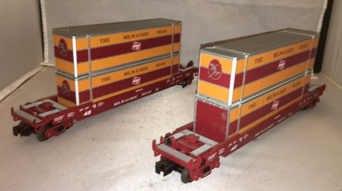Two MTH Milwaukee Road O Gauge Intermodal Cars (1 of 2)