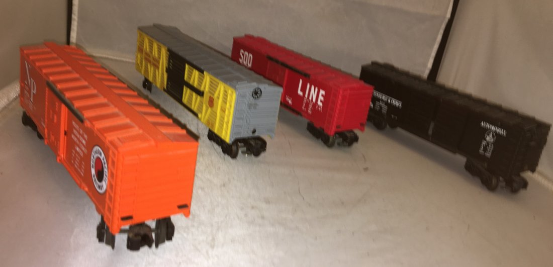 Lionel O Gauge Freight Car Assortment (1 of 4)