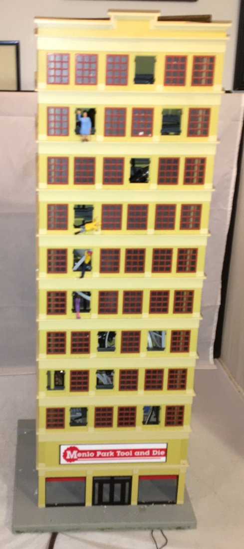 MTH Menlo Park O Gauge 11-Story Burning Building (1 of 6)