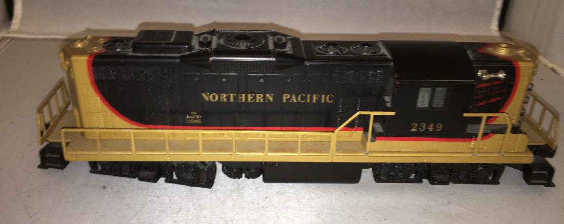 Lionel NP O Gauge GP-9 Diesel Engine (1 of 5)