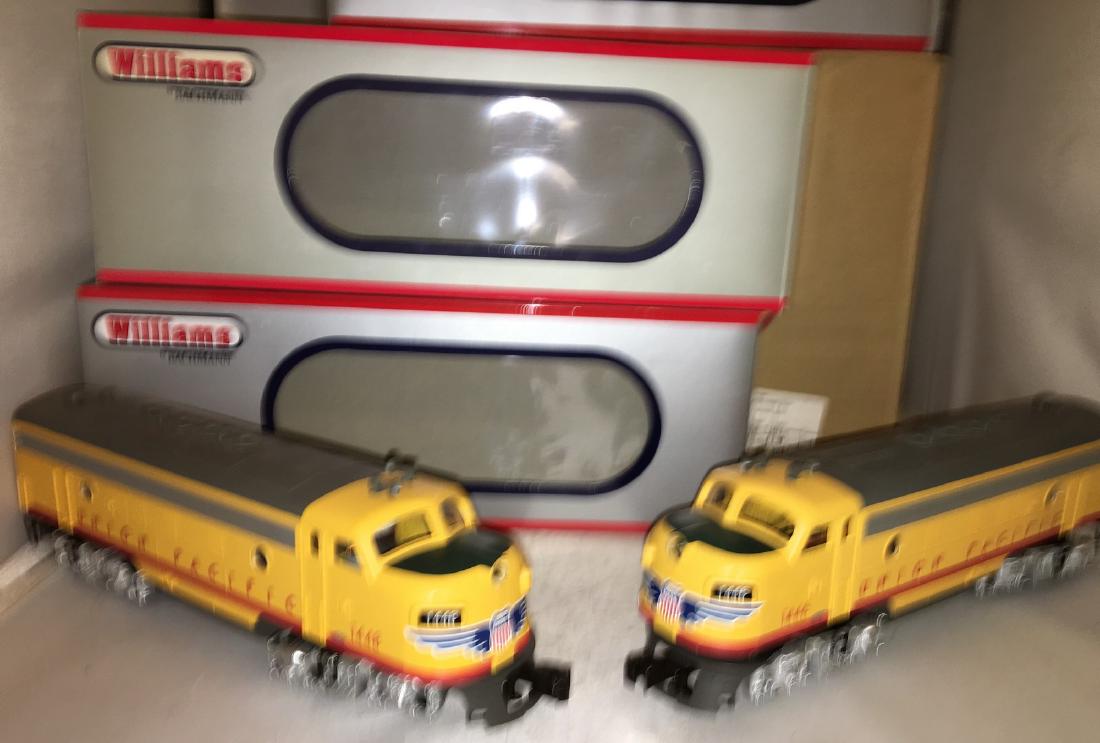 Williams by Bachmann UP O Gauge F7 AA Diesel Set (1 of 4)