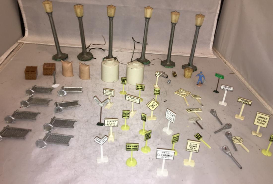 O Gauge Layout Accessories (1 of 4)