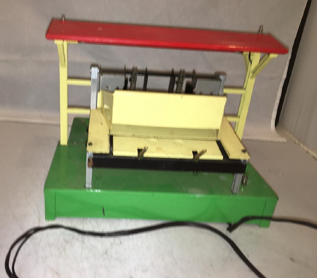 Lionel Postwar 164 O Gauge Lumber Loader (1 of 2)