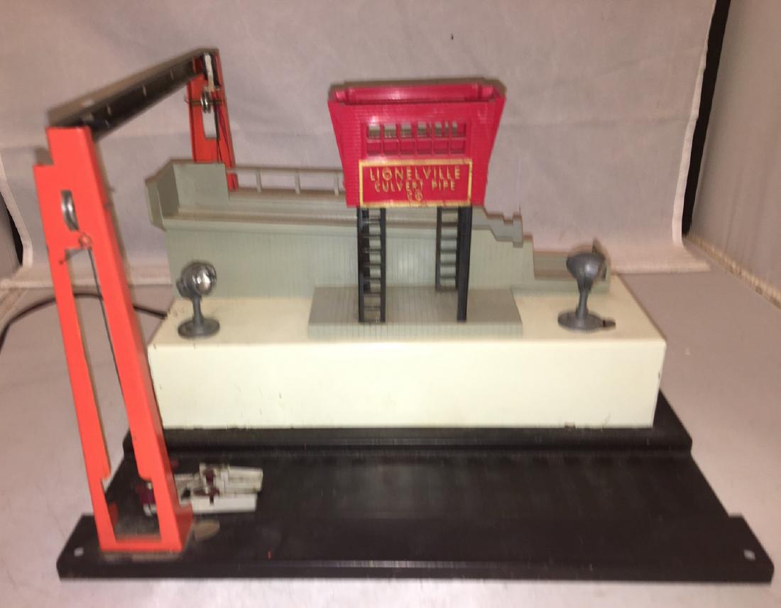 Lionel Postwar 345 O Gauge Culvert Unloader (1 of 2)