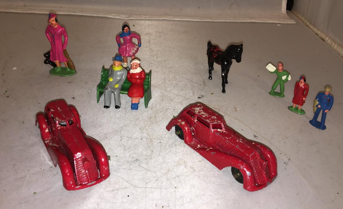 Vintage Manoil and Barclay O Gauge Accessories (1 of 3)