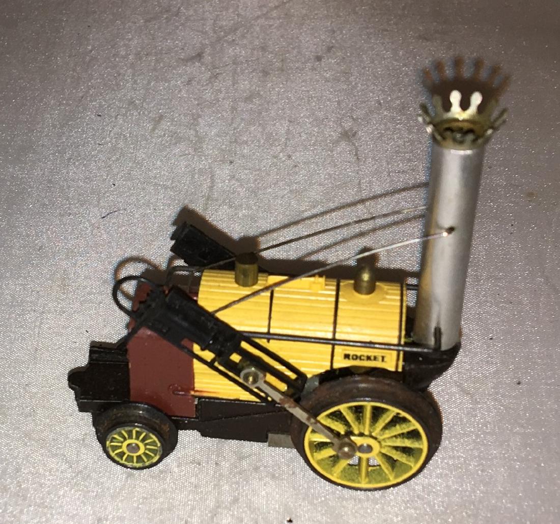 Traing HO Scale Stephenson Rocket Steam Engine (1 of 5)