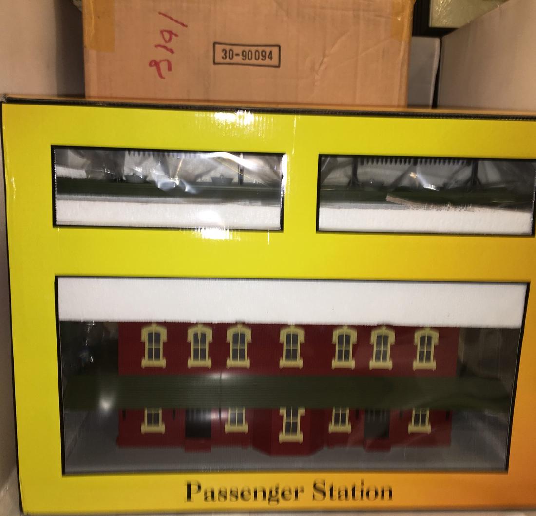 MTH O Gauge Large Passenger Station (1 of 4)
