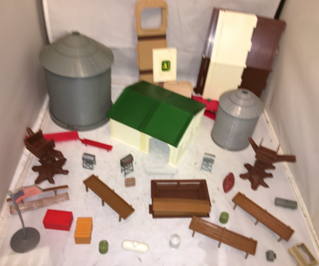Ertl Farm Country O Gauge Accessories (1 of 5)