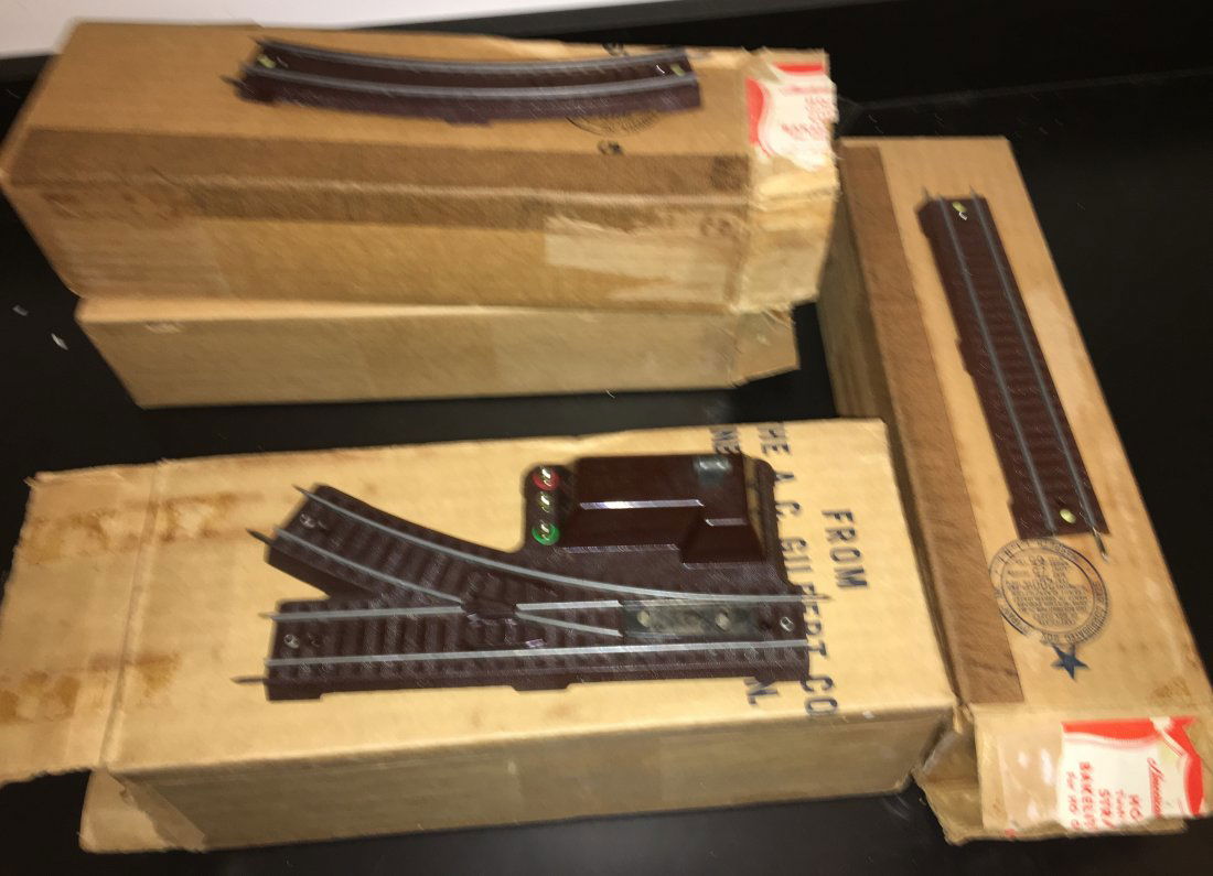 American Flyer HO Scale Bakelite Tracks (1 of 7)