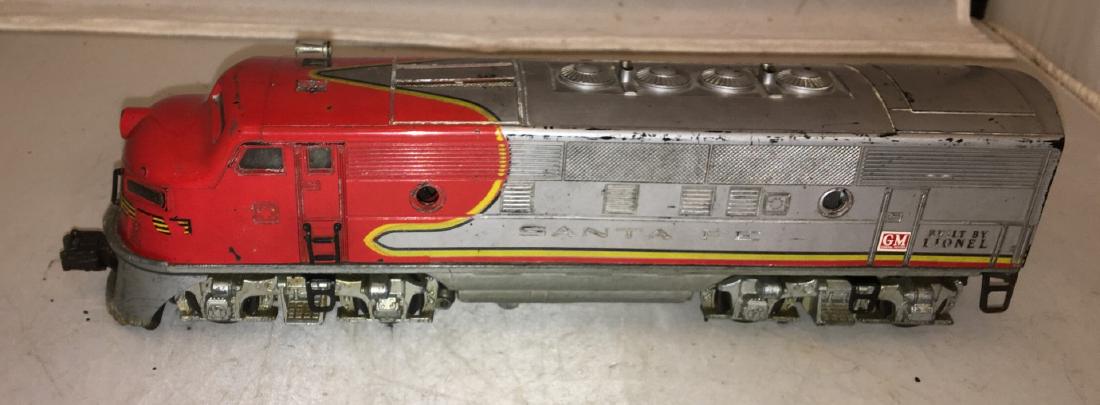 Lionel Postwar SF O Gauge F3 Diesel (1 of 4)