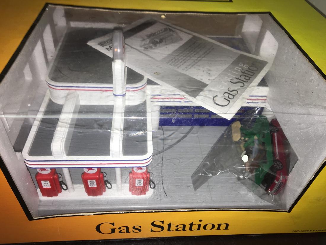 MTH O Gauge Mobil Operating Gast Station (1 of 2)