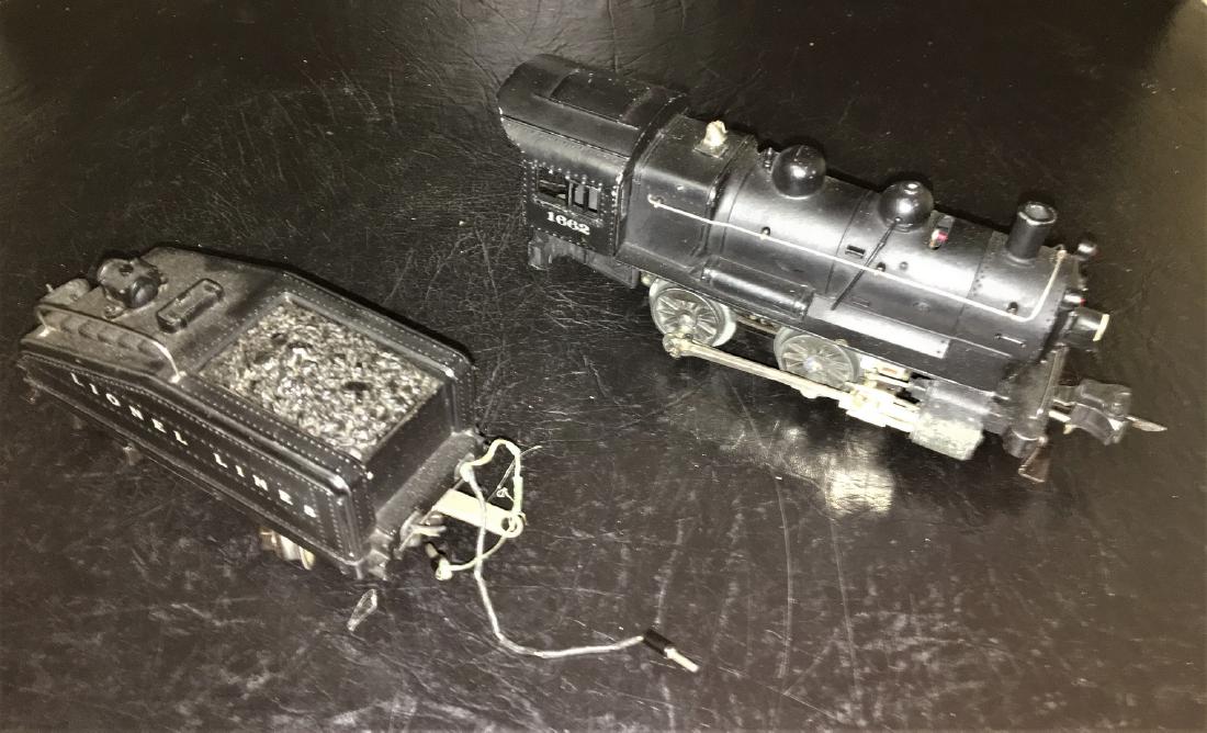 Lionel Prewar 1662 O Gauge Steam Engine: Lionel Prewar 1662 O gauge 0-4-0 steam engine with a 2201B tender. Powe*red, diecast construction, bell. Very good condition.