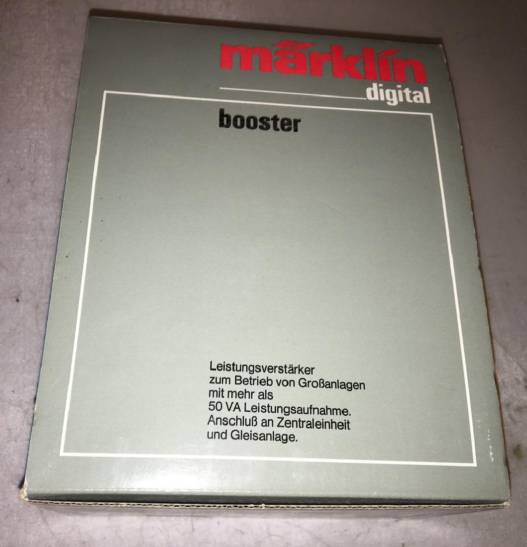 Marklin 6017 Digital Booster: Marklin 6017 Digital Booster in the original box.