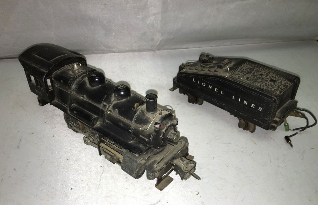 Lionel Prewar 201 O Gauge Steam Engine and Tender (1 of 5)