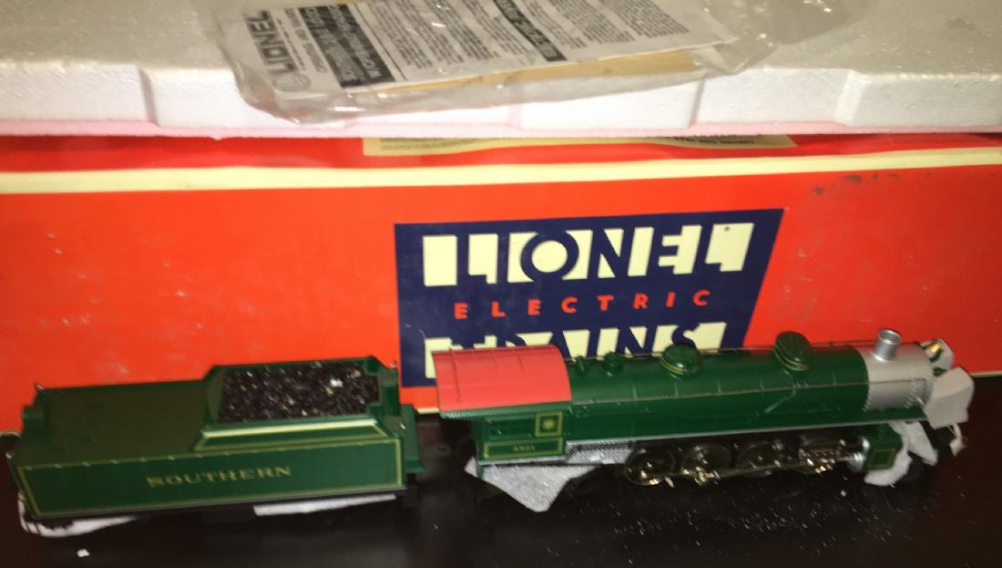 Lionel Southern O Gauge Mikado Steam Engine (1 of 4)