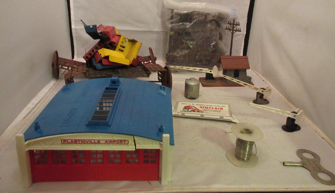 Mixed Manufacturer O Gauge Accessories (1 of 4)