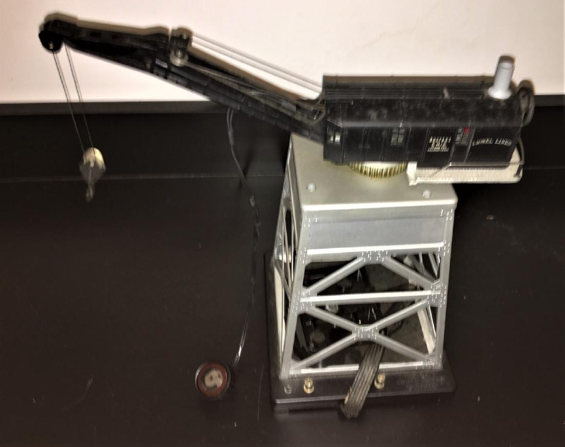 Lionel 182 O Gauge Crane (1 of 3)