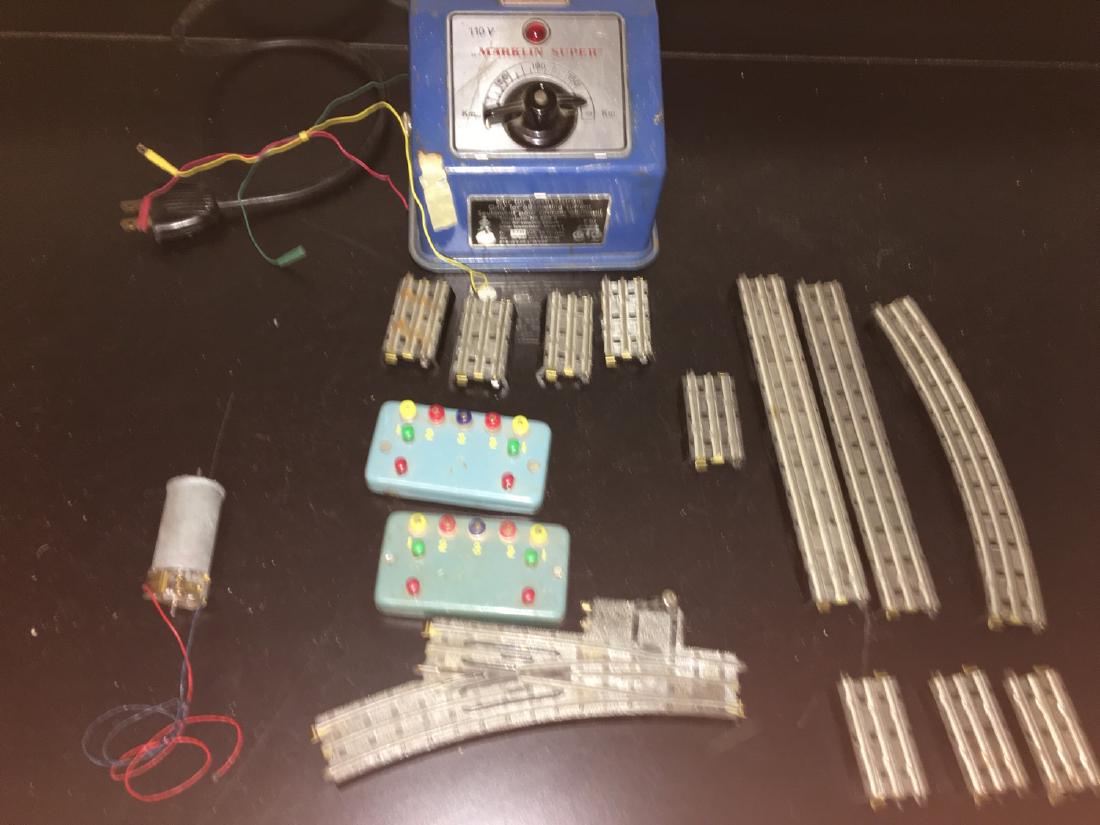 Marklin and Trix HO Scale Accessories (1 of 4)