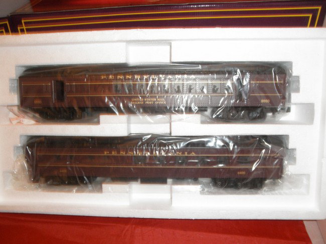 MTH PREMIER PRR O GAUGE MADISON COMBINE/DINER SET: MTH Premier #20-4106 Pennsylvania O gauge scale Madison combine/diner passenger set in the original box.