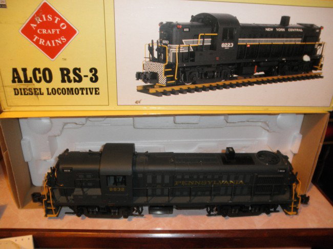 ARISTOCRAFT PRR G GAUGE RS-3 DIESEL ENGINE OB: Aristocraft Pennsylvania G gauge RS-3 diesel engine with 2 motors in the original box.