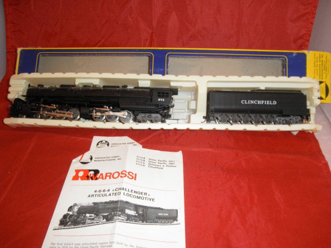 AHM/RIVAROSSI CLINCHFIELD HO GAUGE CHALLENGER OB: AHM/Rivarossi Clinchfield HO gauge Challenger 4-6-6-4 steam engine and tender in original box.