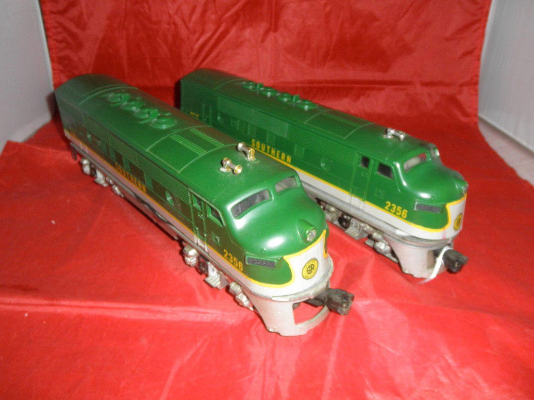 LIONEL POSTWAR SOUTHERN O GAUGE F-3 AA SET: Lionel Postwar #2356 Southern O gauge F-3 AA diesel engine set. Powered A , nonpowered A. Missing shell fastening screws, probable reproduction shells, probable 2333-20 chasses, nonpowered unit is mis