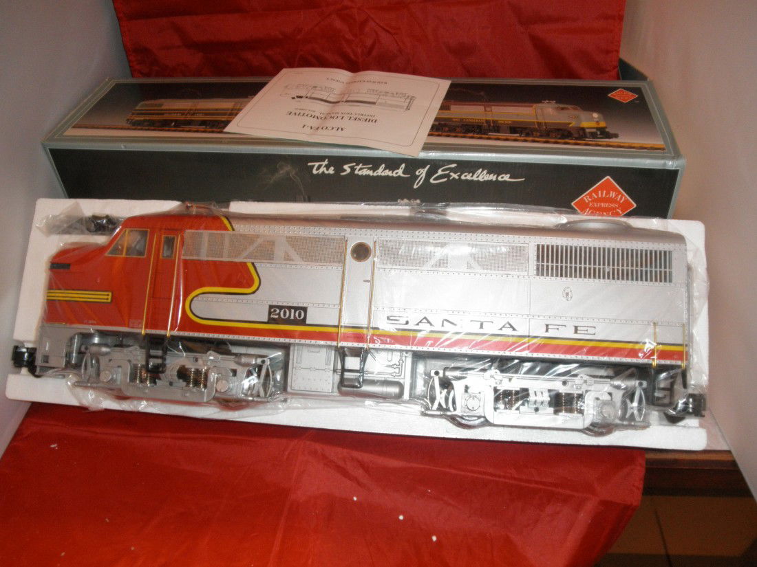 ARISTOCRAFT SF G GAUGE FA DIESEL: Aristocraft Santa Fe G scale FA diesel engine with 2 motors and smoke in the original box.