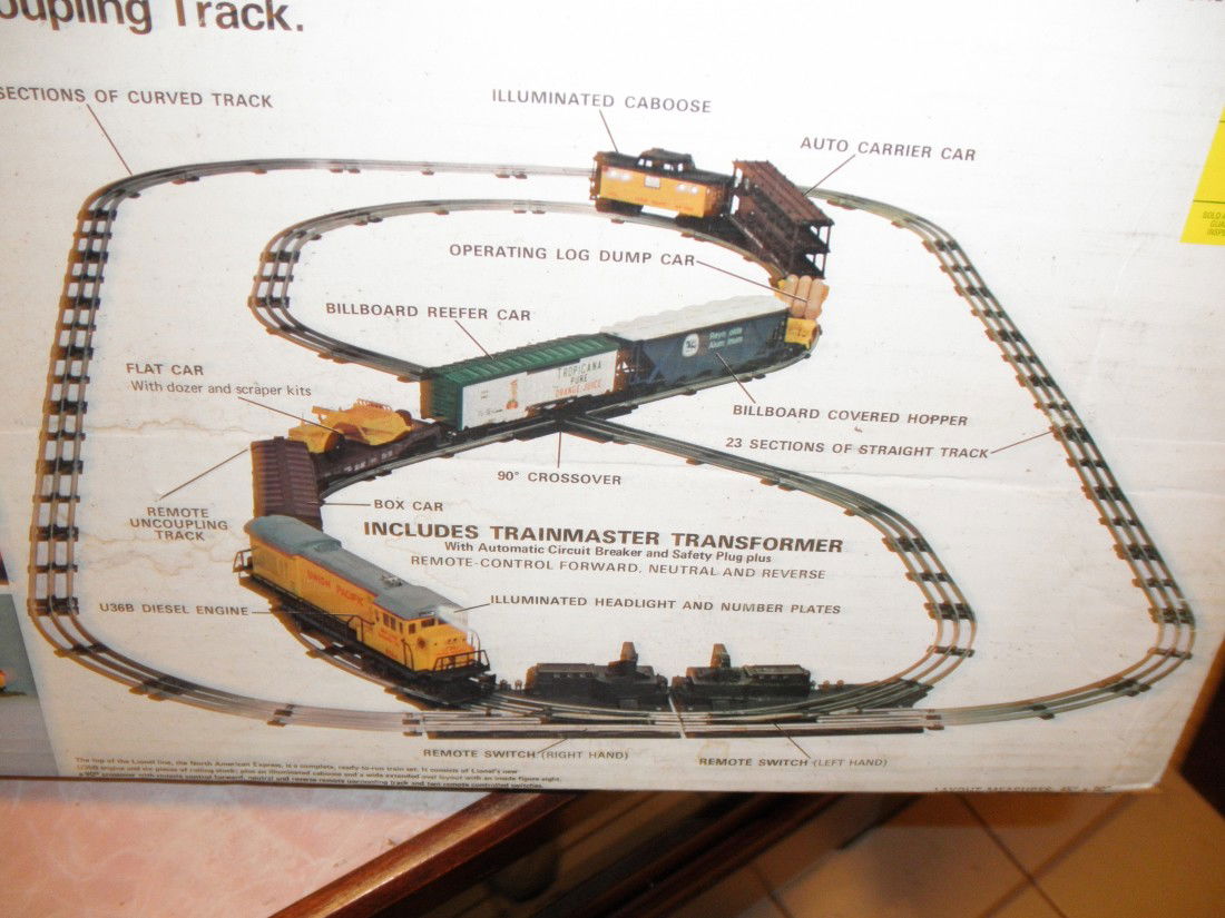 233 LIONEL O27 GAUGE TRAIN LAYOUT