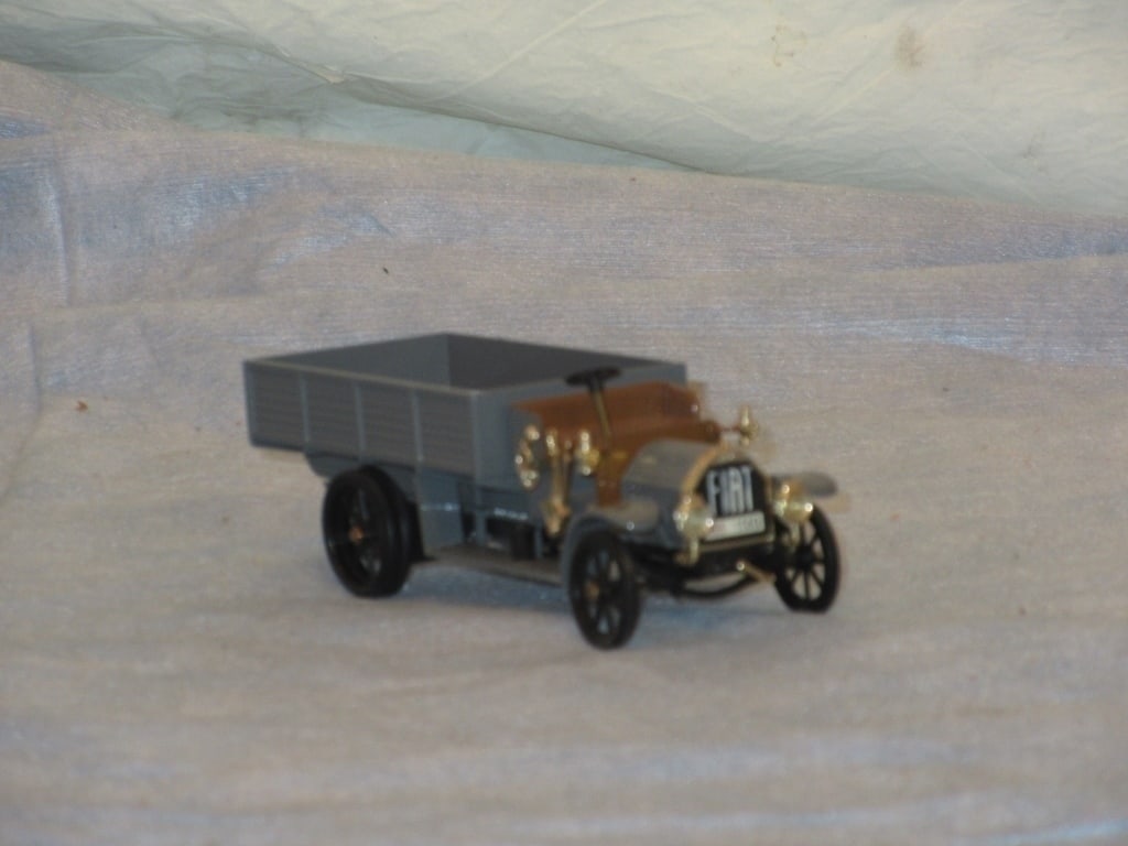 Rio Fiat 1/43 Scale Delivery Truck (1 of 3)