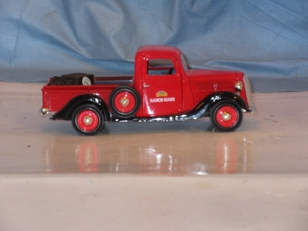 Ranch Hand 1/24 Scale 1937 Ford Pickup Truck (1 of 4)