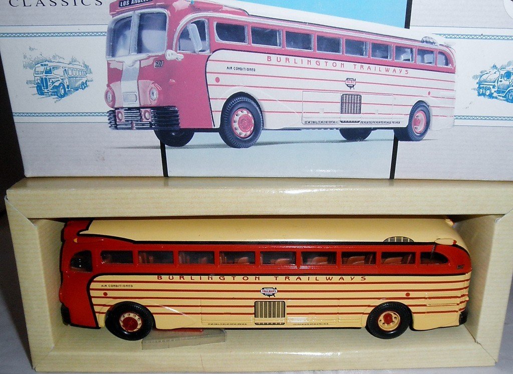 CORGI 98465 BURLINGTON O GAUGE BUS OB: Corgi #98465 Burlington O gauge Yellow Coach 743 Bus: die cast construction, other very nice features, original box, very nice details, very nice color scheme.