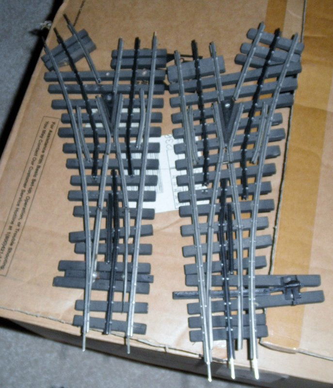 ROSS O GAUGE (3-RAIL) 036 SWITCH PAIR: Ross O gauge (3-rail) 036 left and right hand switch pair: silver rails, wood-like ties, other very nice features, no box, very nice details, very nice color scheme.