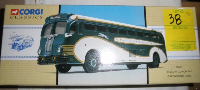 CORGI 98469 LOS ANGELES O GAUGE GREYHOUND BUS OB: Corgi #98469 Los Angeles destination O gauge Yellow Coach Greyhound bus: die cast construction, other very nice features, original box, very nice details, very nice color scheme.