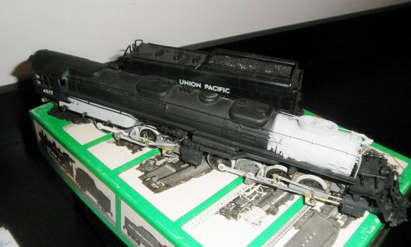 BOWSER UNION PACIFIC HO SCALE 4-8-8-4 BIG BOY STEAM: Bowser Union Pacific HO scale Big Boy 4-8-8-4 steam locomotive and tender: powered (untested), metal construction (tender shell is plastic), other very nice features, original box, very nice details,