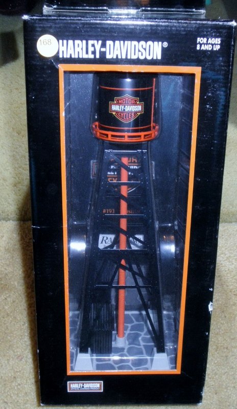MTH 30-90213 HARLEY DAVIDSON O GAUGE INDUSTRIAL WATER: MTH #30-90213 Harley Davidson O gauge industrial water tower: lighted (untested), other very nice features, original box, very nice details, very nice color scheme.